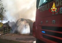 Caldogno, legnaia in fiamme: distrutti anche un trattorino e una motofalciatrice incendio caldogno