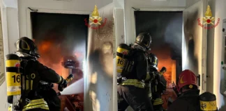 Thiene: Domate le fiamme ai Magazzini Munari. Capannone sotto sequestro, si indaga sull’origine del rogo (VIDEO) thiene incendio munari magazzini