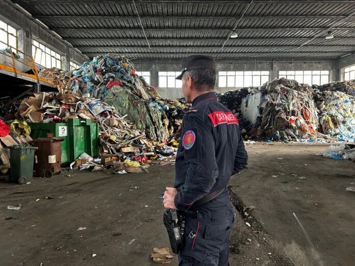 vicenza rifiuti capannone sequestro