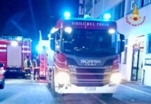 A Roma fiamme in un capannone abitato da 200 senza fissa dimora, tre intossicati