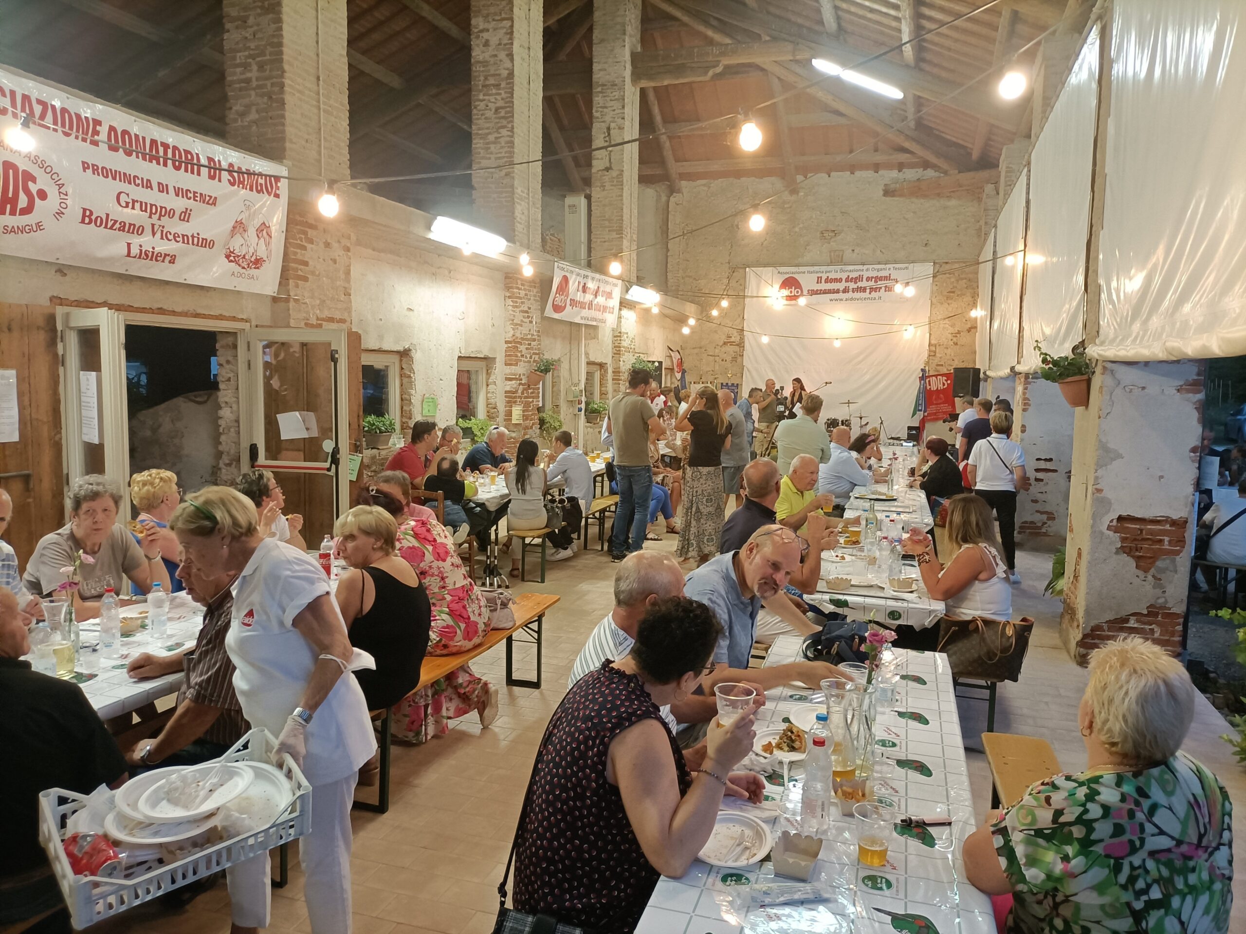 L'ex stalla durante un evento, sempre legato al mondo del volontariato