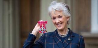 Addio a Joanna Trollope, la regina dei romanzi rosa aveva 82 anni