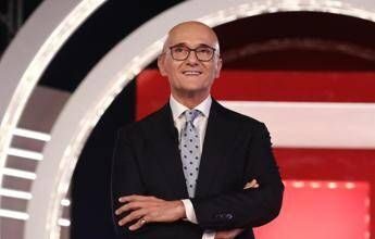 Alfonso Signorini si autosospende da Mediaset