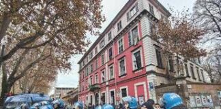 Askatasuna, sgombero dopo 30 anni: da guerriglia no tav al raid a la Stampa