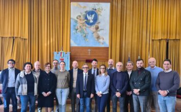 Gestione dei rifiuti. I sindaci di ViAmbiente illustrano i vantaggi dell’aggregazione e invitano i “ribelli” a ripensarci