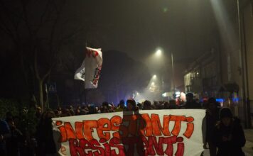 Vicenza, ex Bocciodromo: dopo l’abbattimento della sede, gli attivisti No Tav rilanciano la protesta dal campo di Via Corridoni Bocciodromo No Tav Vicenza protesta sgomnbero abbattimento via Rossi corteo