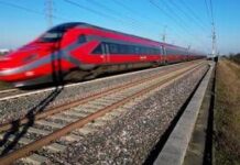 Cadavere sui binari della Roma-Firenze, ritardi fino a 120 minuti e cancellazioni