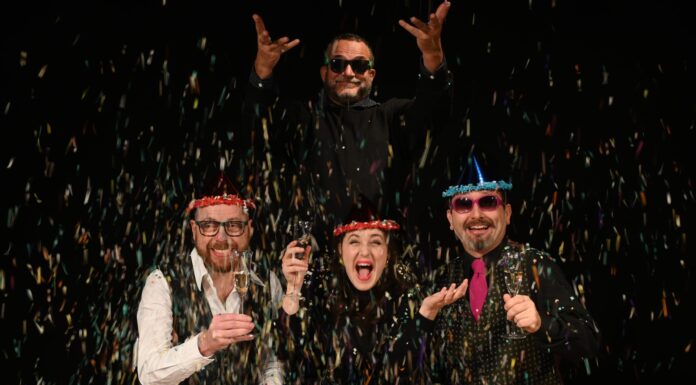 Il 31 dicembre al Teatro Spazio Bixio con lo Speciale “Le nostre bombe sono puzzolenti” tra comicità, musica e brindisi di mezzanotte Capodanno al Teatro Spazio Bixio con Theama Teatro