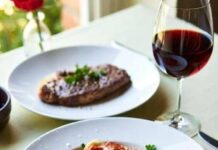 Carne, vino, pasta: le regole a tavola per vivere meglio (e di più)