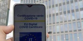 Covid, Consulta: “Infondate questioni legittimità obbligo vaccino e Green pass”