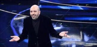 Dono di Natale da Checco Zalone, stasera videomessaggio su Mediaset a reti unificate