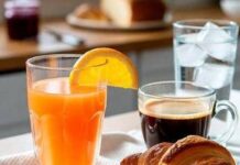 Ecco le 6 bevande da evitare al mattino, i pro e contro: cosa dice l’immunologo