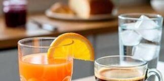 Ecco le 6 bevande da evitare al mattino, i pro e contro: cosa dice l’immunologo