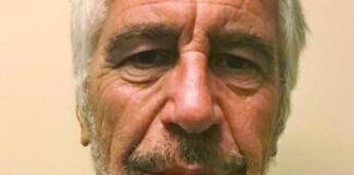 Epstein, pubblicati i file: c’è anche Clinton in piscina
