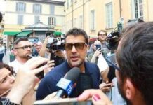 Fabrizio Corona multato dalla Consob per 200mila euro, ha violato il regolamento Ue sulle criptovalute