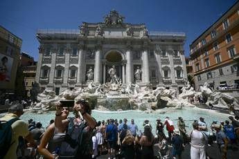 Fontana di Trevi a pagamento? “Solo ipotesi, non c’è data né decisione”