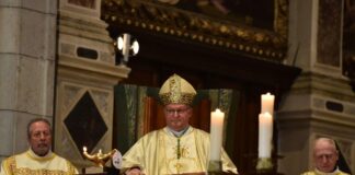 Monsignor Brugnotto vescovo Vicenza invoca la pace per i 116 migranti morti a Natale migranti morti