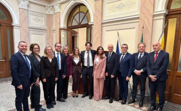 Giunta veneta by Stefani: tecnico Gerosa per Sanità, da lega Vicenza assessore Zecchinato e consigliera delegata Martini. Rucco in stand by Il presidente del Veneto Alberto Stefani al centro con la sua giunta