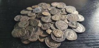 Il tesoro romano scoperto in Francia, decine di migliaia di monete di 1800 anni fa