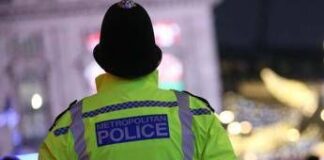 Ladri rubano auto con dentro carrozzina, poi la restituiscono a bimba disabile