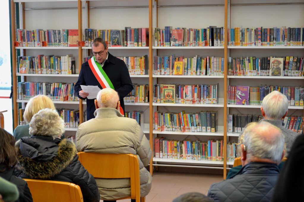 L'intervento del sindaco di Brendola Bruno Beltrame alla cerimonia in Biblioteca Vittoria Rossi