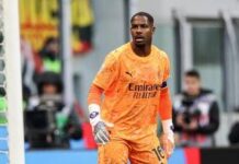 Manata di Maignan a Politano, niente espulsione: polemiche in Napoli-Milan