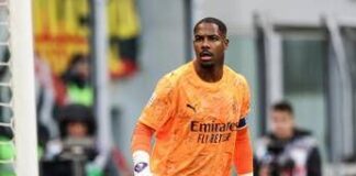 Manata di Maignan a Politano, niente espulsione: polemiche in Napoli-Milan