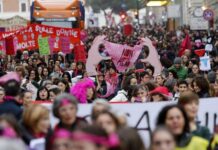 Come funziona il Centro Antiviolenza di Vicenza, spiegato dall’interno Manifestazione di Non una di meno a Roma, in occasione del 25 novembre.jpg