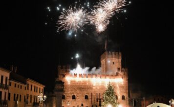 Vigilia di Natale a Marostica: fuochi d’artificio in Piazza degli Scacchi e festa sul ghiaccio Marostica natale