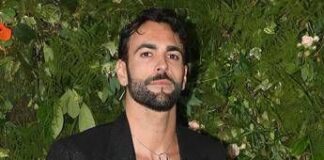 Mengoni versione Grinch, la confessione sui social: “Mi fa schifo il Natale”