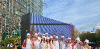 Milano-Cortina: emozione a palazzo Mattei a Roma per passaggio Fiamma olimpica