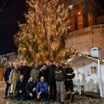 La magia del Natale 2025 torna a Schio con un ricco programma di mercatini, spettacoli, l’albero “rinato” e il “Regalo di Natale sospeso” Natale 2025 schio