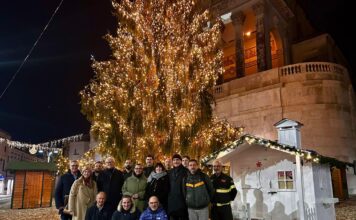 La magia del Natale 2025 torna a Schio con un ricco programma di mercatini, spettacoli, l’albero “rinato” e il “Regalo di Natale sospeso” Natale 2025 schio