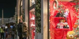 Natale, giochi e dolci sicuri sotto l’albero e nella calza? Occhio alle contraffazioni