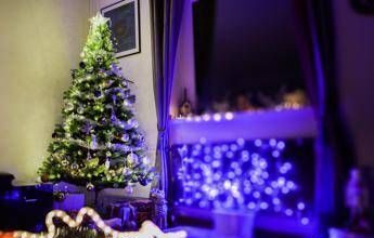 Natale, quanto consumano le luci degli addobbi e come risparmiare