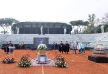 Nicola Pietrangeli, camera ardente al Foro Italico sulle note di Aznavour. Alle 15 i funerali