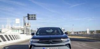 Opel Mokka GSE: la nuova elettrica sportiva con DNA racing