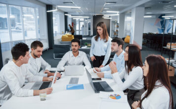 Ottimizzazione aziendale e aumento della produttività per il successo Produttività per il successo: ottimizzazione aziendale e aumento