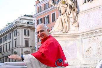 Papa Leone a piazza di Spagna per l’omaggio all’Immacolata: “Si aprano porte di pace”