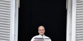 Papa all’Angelus: “Spesso ridicolizzato chi oggi crede alla pace e ha scelto via disarmata”