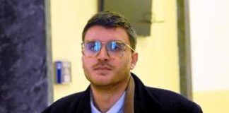 Processo al filosofo Caffo, pena dimezzata a 2 anni in Appello