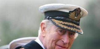 Re Carlo e l’onorificenza… per la tata: il (raro) premio in arrivo nella famiglia reale