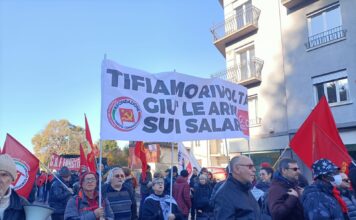 Sciopero del 12 dicembre, la piazza si prepara alla mobilitazione. PRC VIcenza: «con CGIL contro una manovra ingiusta, uniti nella lotta» Sciopero, Rifondazione Comunista di Vicenza con la Cgil