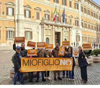 Scuola, Coghe (Pro Vita): via libera a consenso informato è “storica vittoria dei genitori”