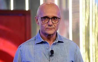 Signorini indagato per violenza sessuale ed estorsione. Il legale: “Atto dovuto”