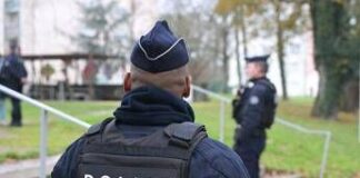 Tre donne accoltellate sulla metro di Parigi. Arrestato l’aggressore