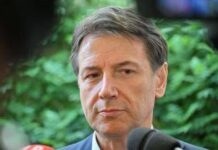 Ucraina, Conte: “Europa disorientata, lasciamo condurre negoziati agli Usa”