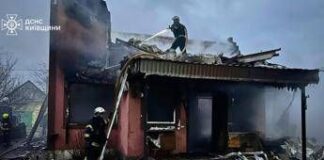 Ucraina-Russia, notte di fuoco su Kiev. Oggi Trump e Zelensky in call con i leader Ue