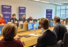 Ue, allarme Pro Vita e Vannacci: “Epidemia di transizioni sessuali tra i minori”