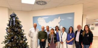 Vicenza for Children dona oltre 90 mila euro al San Bortolo e rafforza il Polo Bridge per le famiglie fragili Vicenza for children, la donazione al San Bortolo 2025 (al centro dg Simionato)